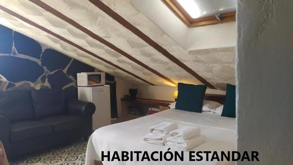 La Casa De Piedra Bed and breakfast